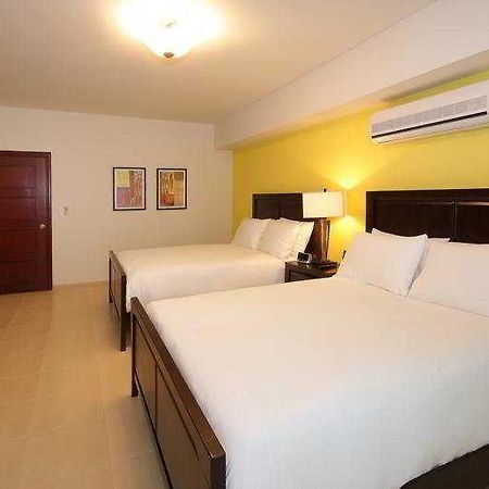 Grand Bay Tower Hotel El Farallon del Chiru Bagian luar foto
