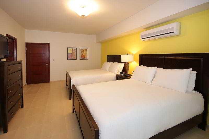 Grand Bay Tower Hotel El Farallon del Chiru Bagian luar foto